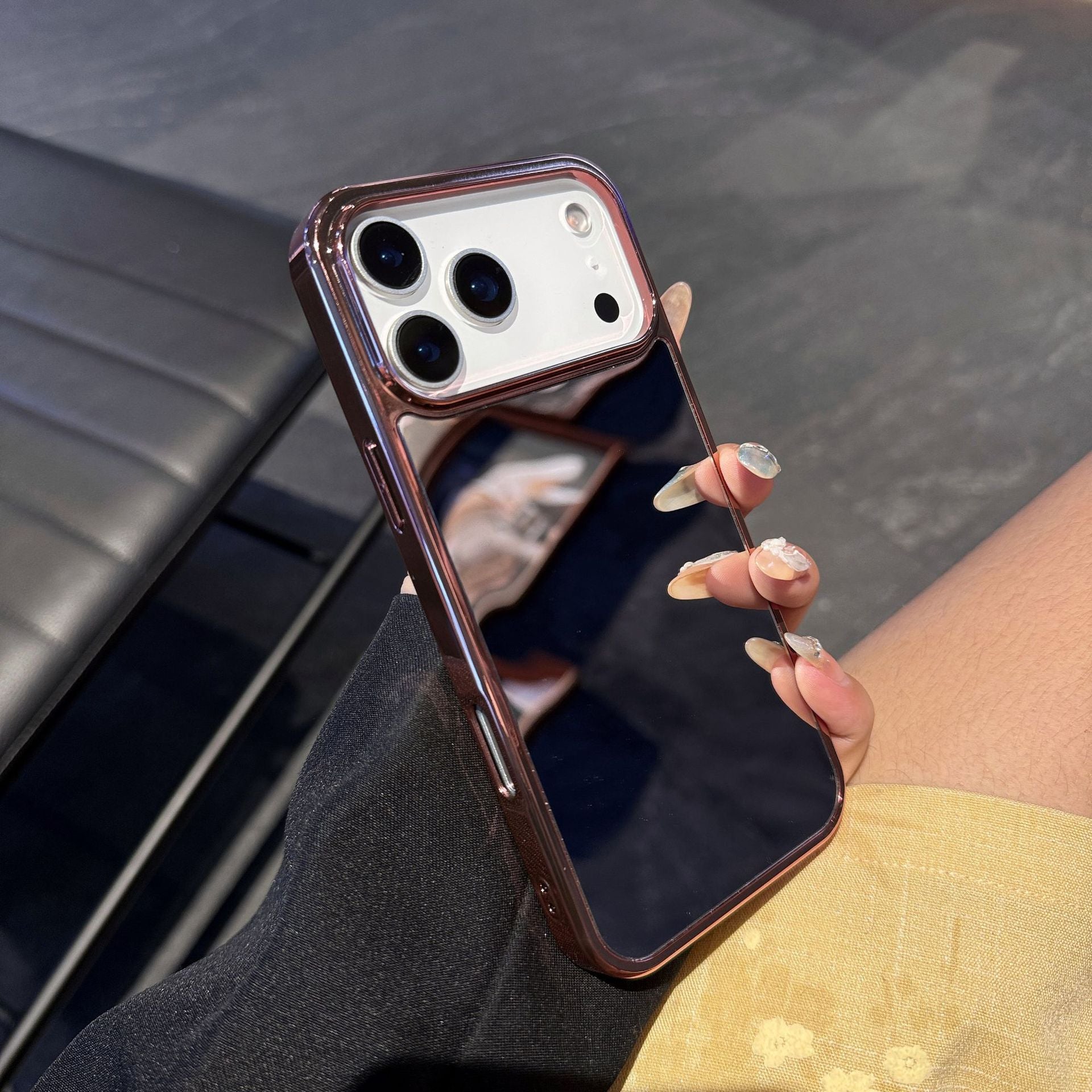 Electroplating suitable for Apple 17promax mobile phone case with mirror iphone17 large hole protective cover